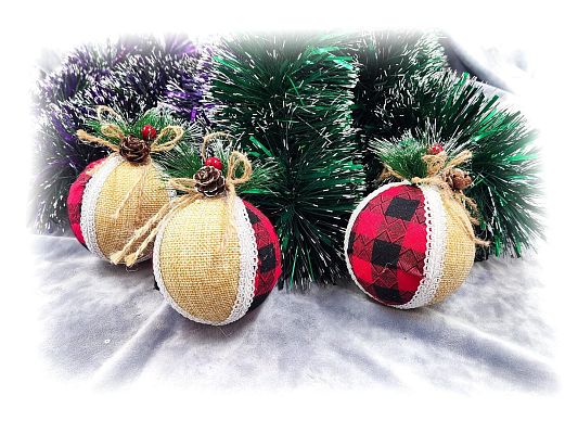 Набор шаров 8 см 3 шт красный в клетку TT-050-2